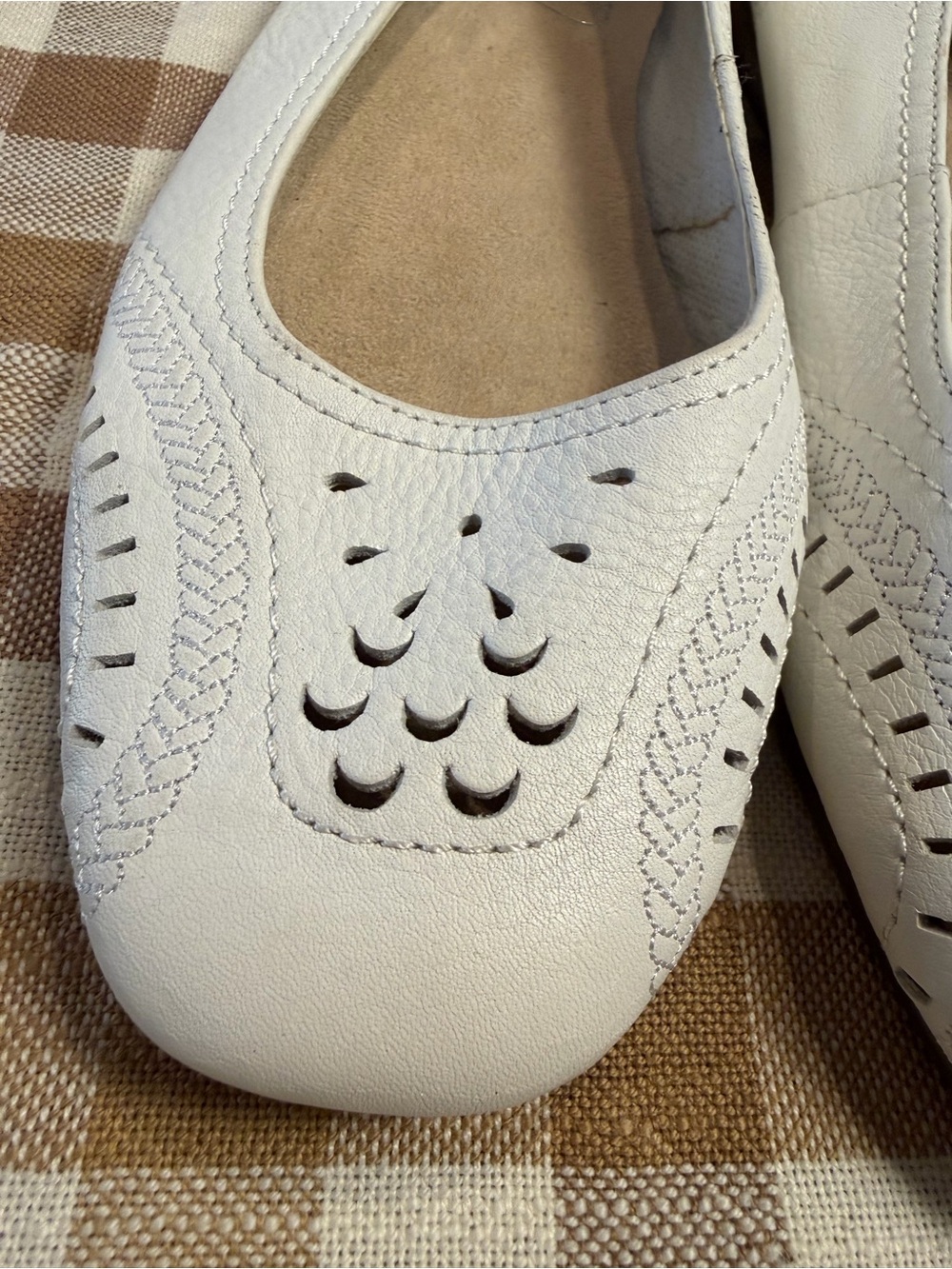 Aerosoles Stitch N Turn White Leather Comfort Flats Women’s Size 13 NWOT